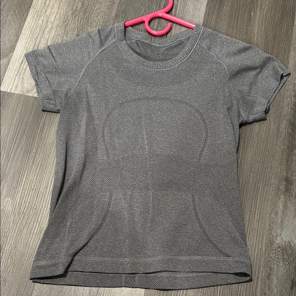 Grey swiftly tech short sleeve shirt